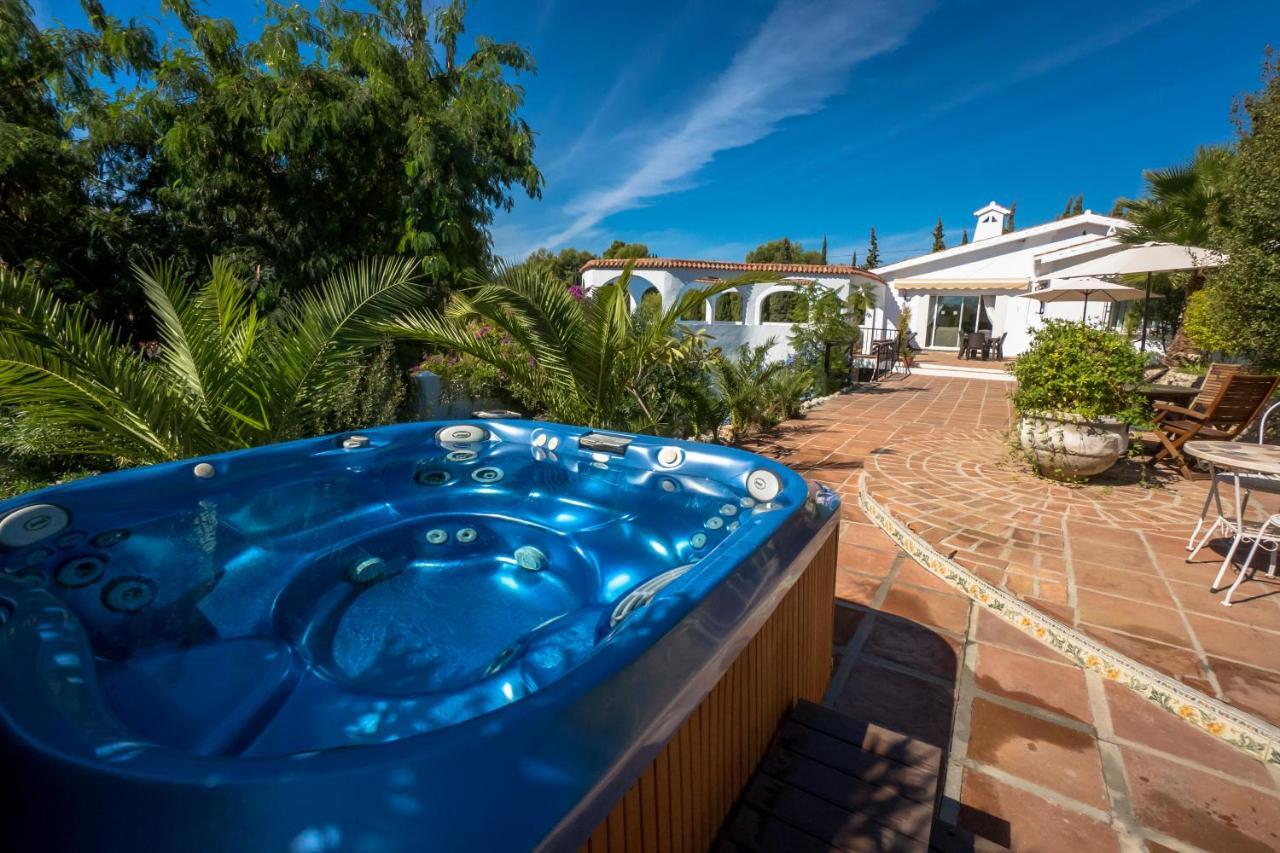 Private Heated Pool, Jacuzzi & 1225M2 Garden In Villa Cipreses フリヒリアナ エクステリア 写真
