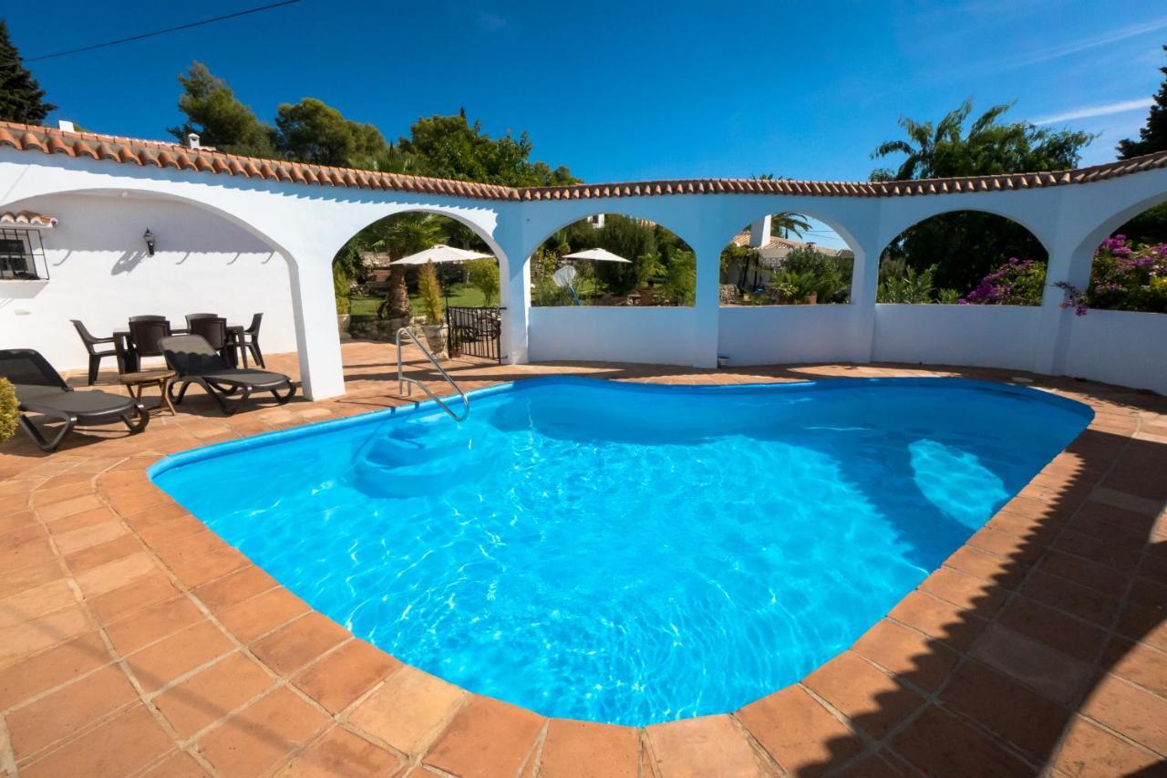 Private Heated Pool, Jacuzzi & 1225M2 Garden In Villa Cipreses フリヒリアナ エクステリア 写真