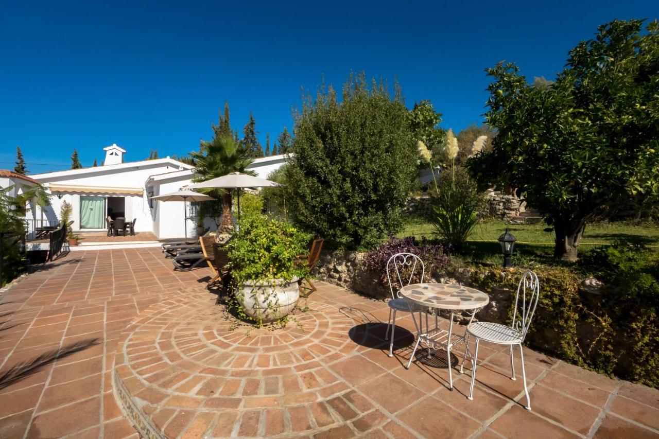 Private Heated Pool, Jacuzzi & 1225M2 Garden In Villa Cipreses フリヒリアナ エクステリア 写真