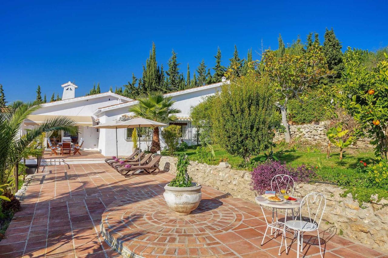 Private Heated Pool, Jacuzzi & 1225M2 Garden In Villa Cipreses フリヒリアナ エクステリア 写真