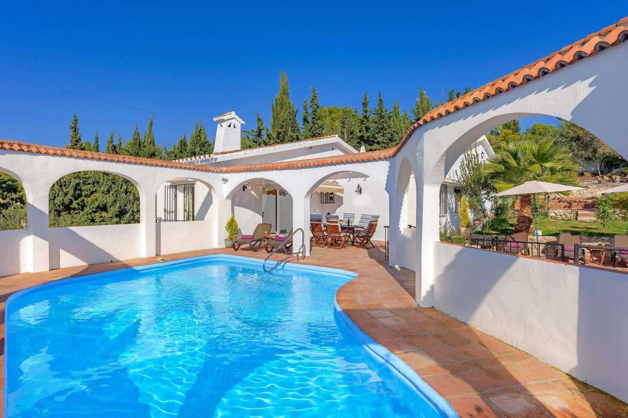 Private Heated Pool, Jacuzzi & 1225M2 Garden In Villa Cipreses フリヒリアナ エクステリア 写真